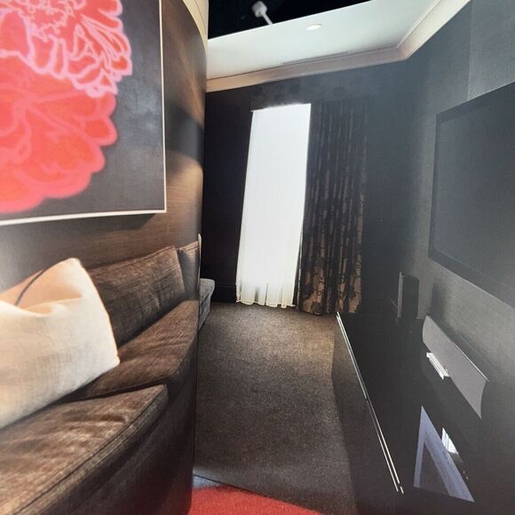 2018 Waldorf Astoria Chicago Luxury Art Book - Rare With Lots of Pictures HC - Picture 13 of 15